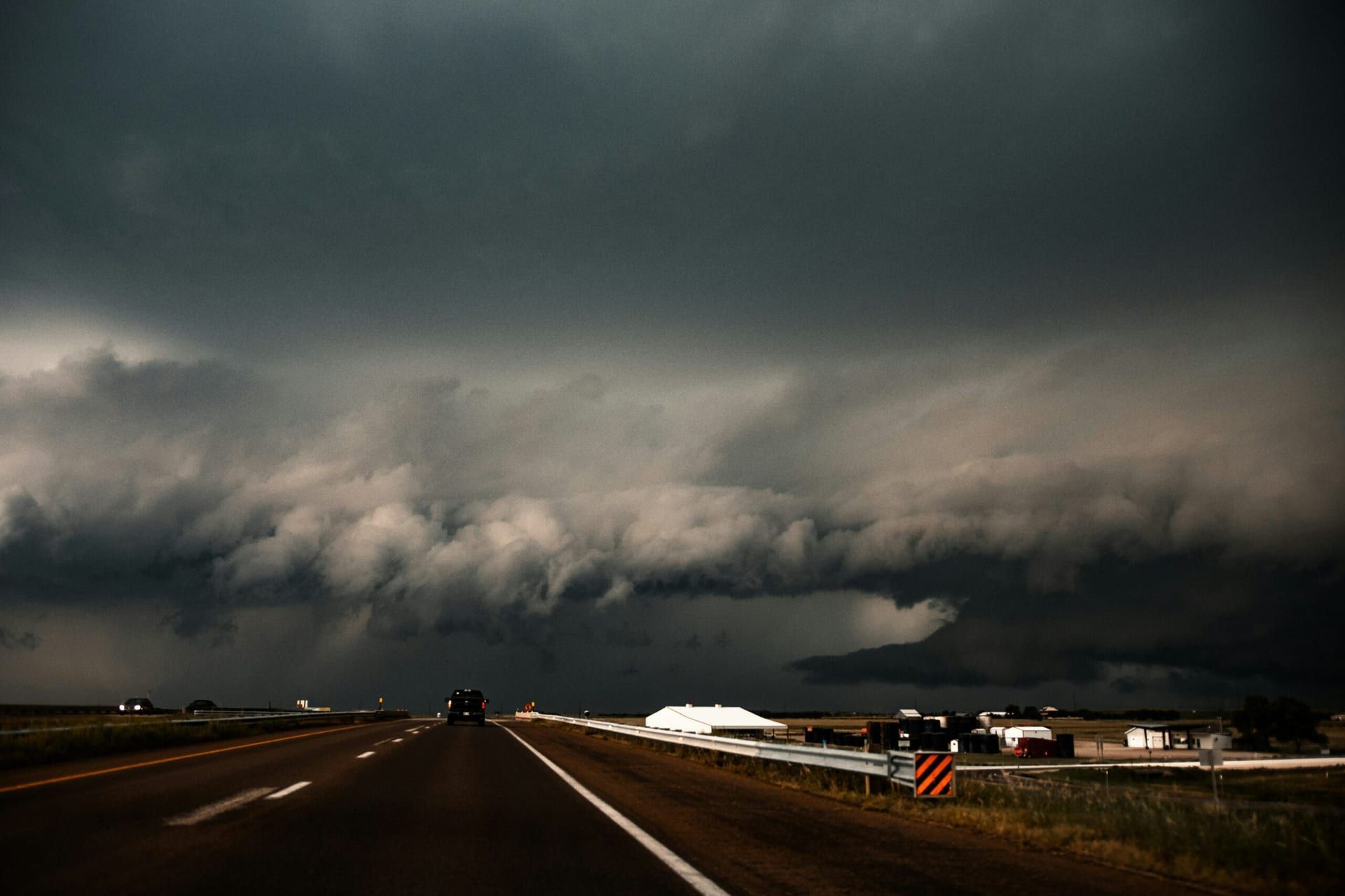 Severe Storms and Tornadoes Disrupt Post-Christmas Travel Across Texas