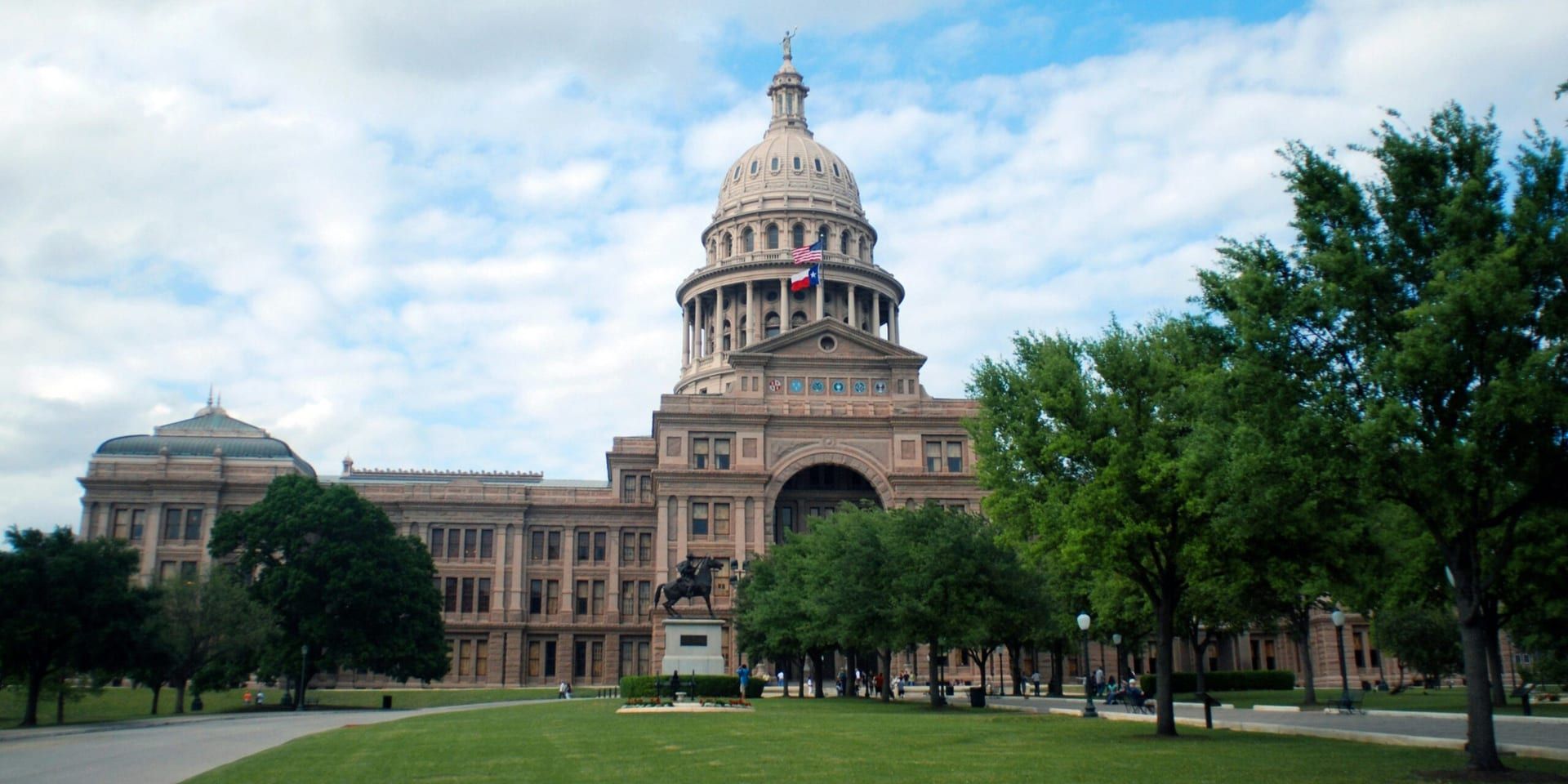 Texas Senate Passes Landmark Bill Banning Mail-Order Abortion Pills