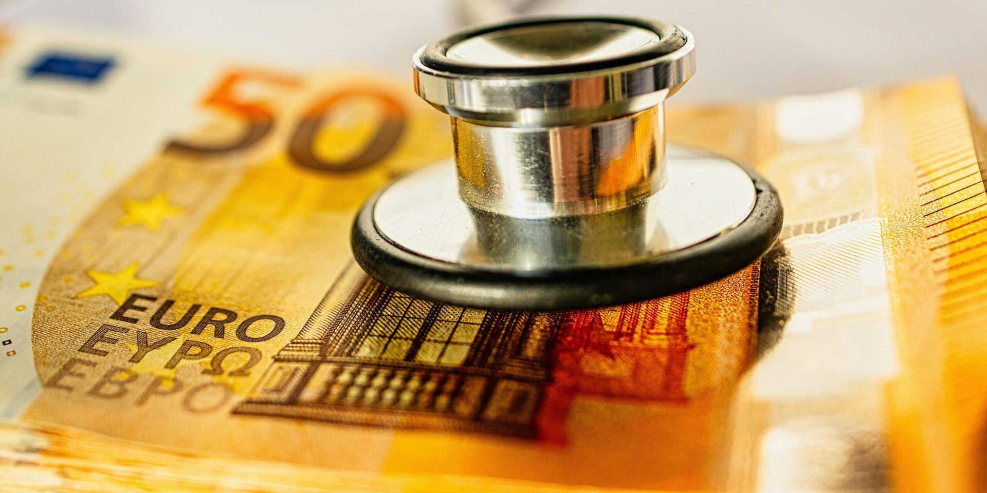Americans Face Rising Health Insurance Costs After ACA Subsidy Expiration